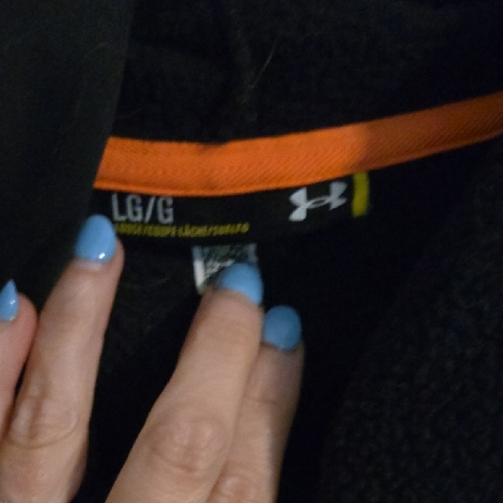 Large Under Armour Black Hoodie with Red Logo Winter Front Pocket Sweatshirt - Picture 2 of 2
